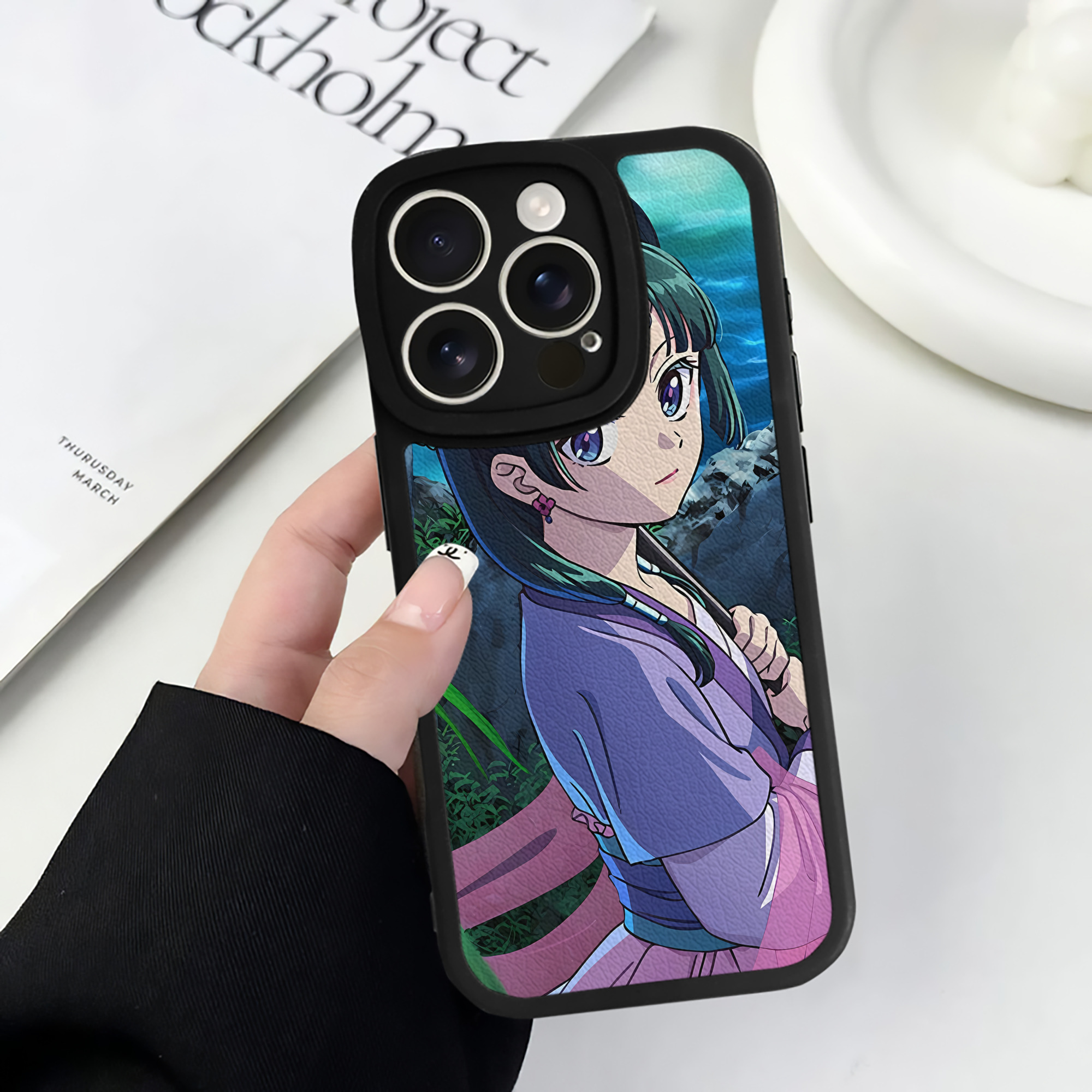 薬屋のひとりごと The Apothecary Diaries 【iPhone 16シリーズ対応】シリコンスマホケース（レザー調） 材質：シリコン